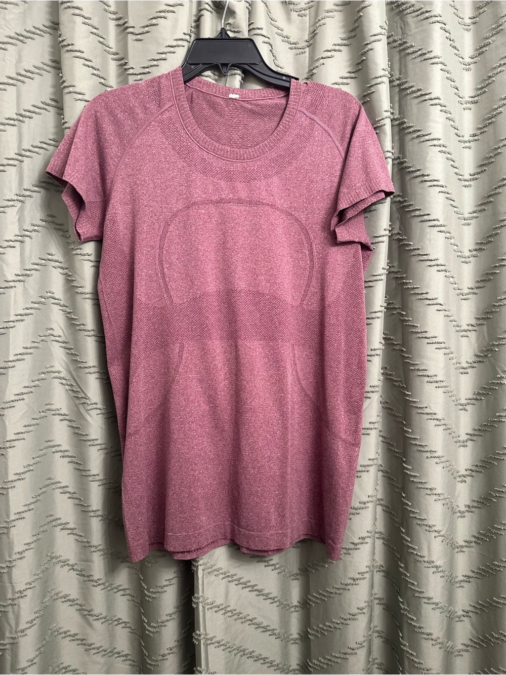 Maroon burgundy Lululemon Swiftly Tech Crew Short Sleeve Shirt size 12